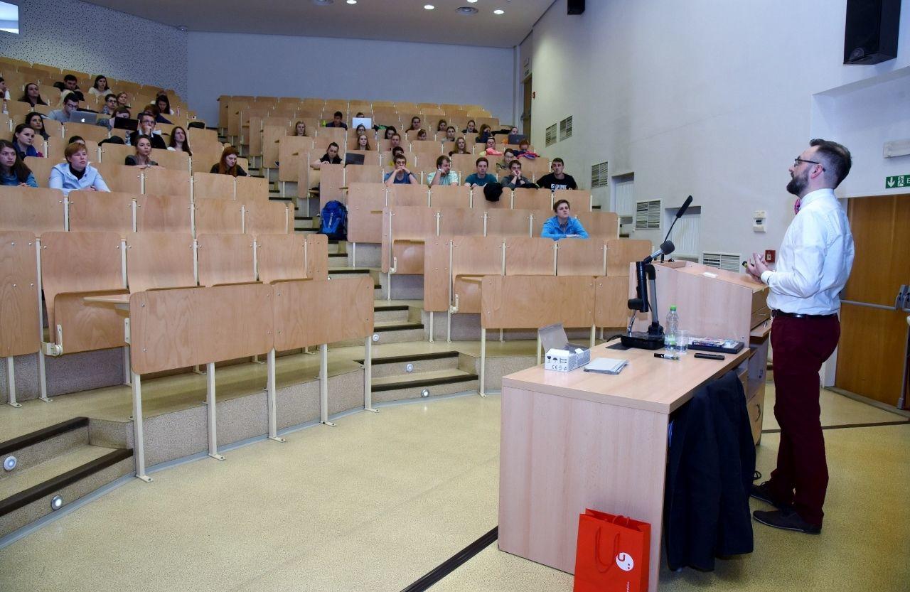 Přednáška Ing. Jiřího Krátkého Proč je nutné umět ve 21. století řídit projekty? 2016