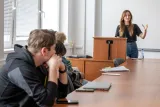 Začátky bez iluzí, ale s oporou: Absolventka Tereza Prokopová sdílela realitu učitelské profese očima začínající učitelky