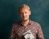 Návštěva u spisovatele Jana Štiftera! Nejen o vzniku rozhlasové četby z jeho knihy Paví hody